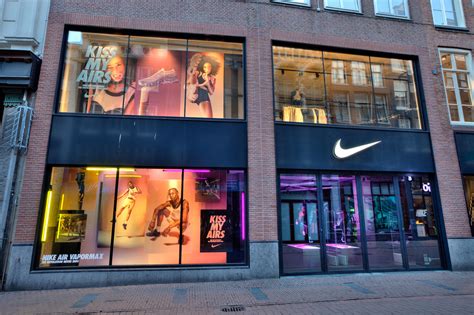 Nike Store Amsterdam – Kalverstraat 185, Amsterdam, .